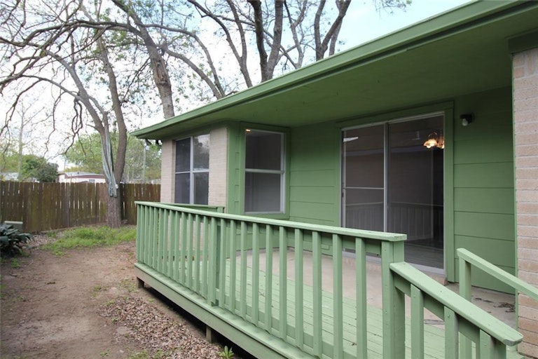 Photo 30 of 30 - 2004 Chelsea Ct, Rosenberg, TX 77471