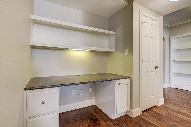 Photo 10 of 26 - 7701 Rialto Blvd #1225, Austin, TX 78735