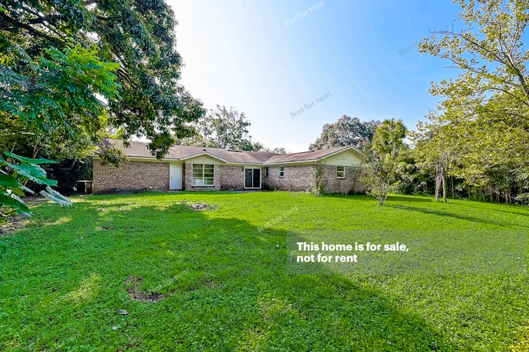 Photo 14 of 35 - 2590 Aquarius Rd, Orange Park, FL 32073