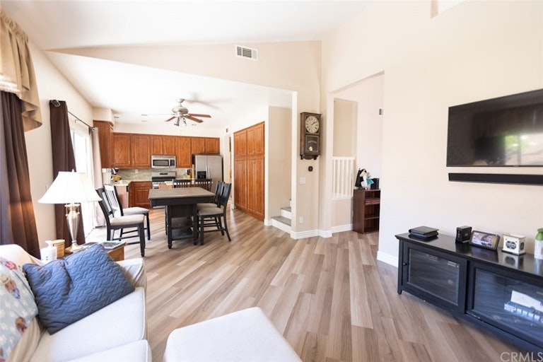 Photo 8 of 25 - 1480 Cherrywood Cir, Corona, CA 92881
