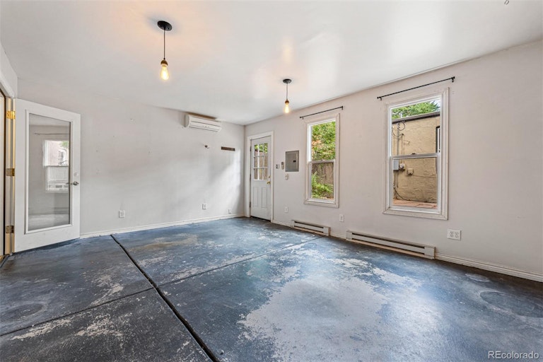 Photo 34 of 40 - 2917 Glenarm Pl, Denver, CO 80205