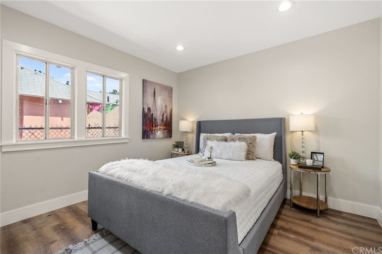 Photo 11 of 25 - 3321 W 27th St, Los Angeles, CA 90018
