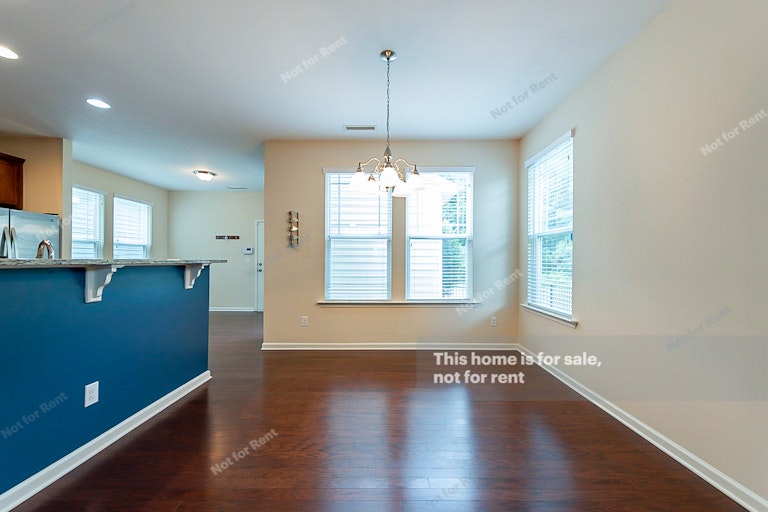 Photo 13 of 25 - 1024 Ileagnes Rd, Raleigh, NC 27603