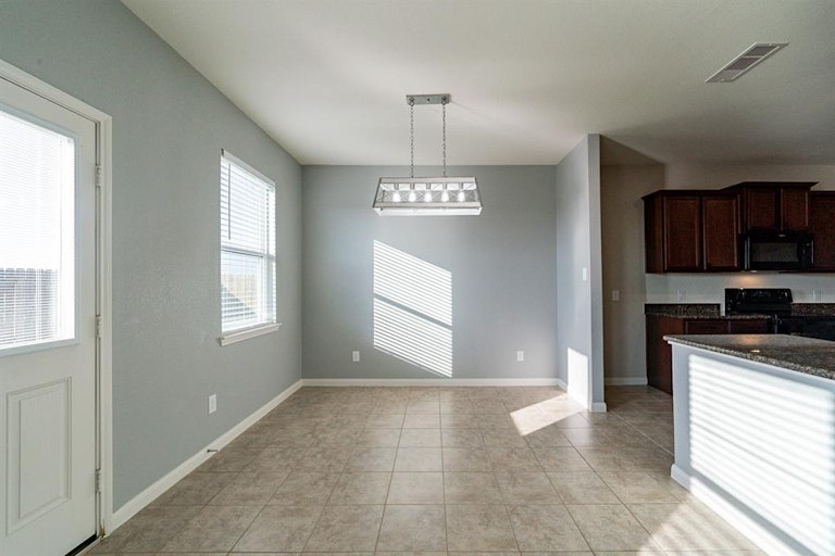 Photo 10 of 36 - 5935 Snapping Turtle Rd, Baytown, TX 77523