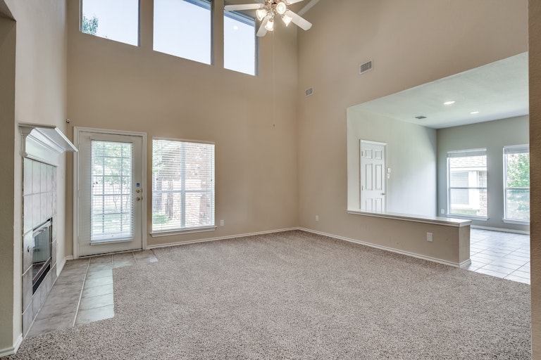 Photo 9 of 31 - 8209 Mura Dr, Plano, TX 75025
