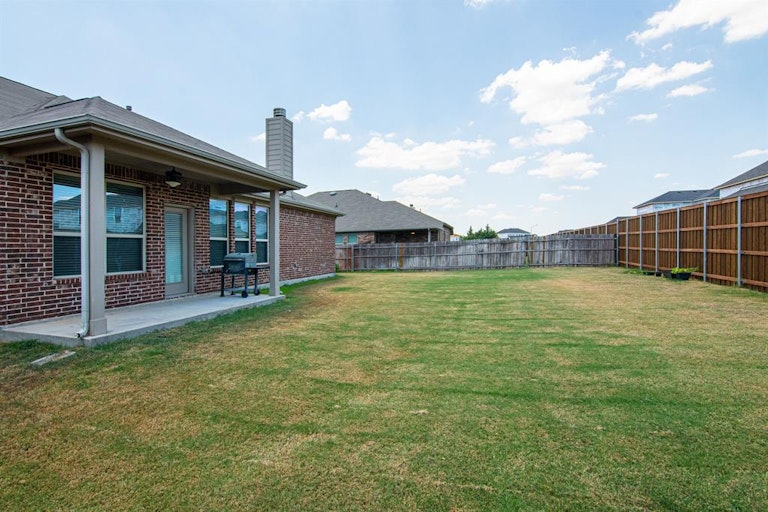 Photo 35 of 40 - 1508 Fallingwater Trl, Haslet, TX 76052