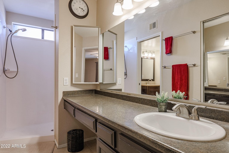 Photo 27 of 38 - 5207 E Half Moon Dr, Phoenix, AZ 85044