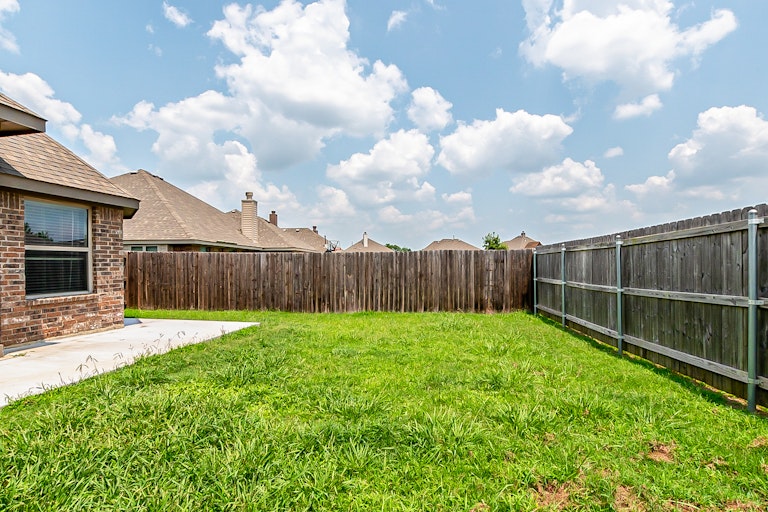 Photo 24 of 26 - 1101 Colonial Dr, Royse City, TX 75189