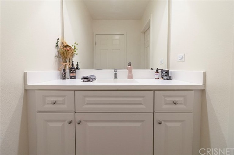 Photo 26 of 35 - 13412 N Manzanillo Ln, Sylmar, CA 91342