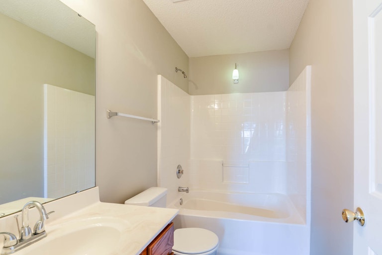 Photo 12 of 26 - 3228 Marcony Way, Raleigh, NC 27610