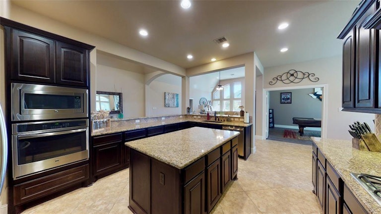 Photo 19 of 36 - 1710 Abilene Cir, Katy, TX 77493
