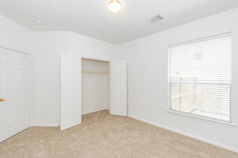 Photo 22 of 37 - 13106 Ryaneagles Dr, Houston, TX 77044
