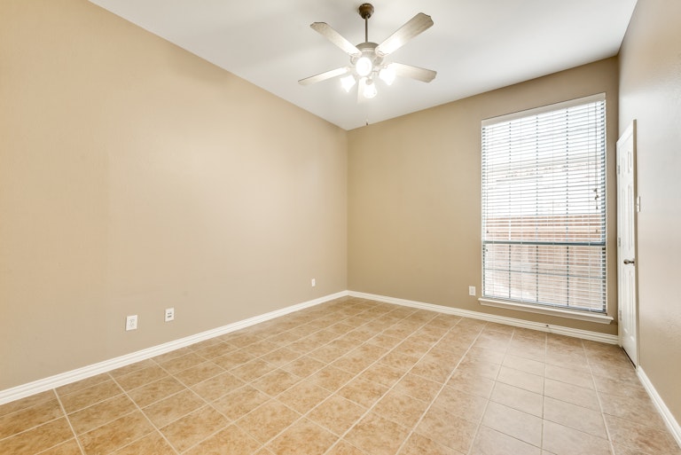 Photo 19 of 30 - 6947 Navigation Dr, Grand Prairie, TX 75054