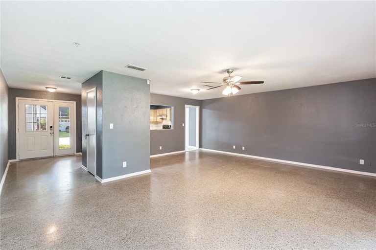 Photo 12 of 34 - 3112 Oak Bluff Dr, Orlando, FL 32827