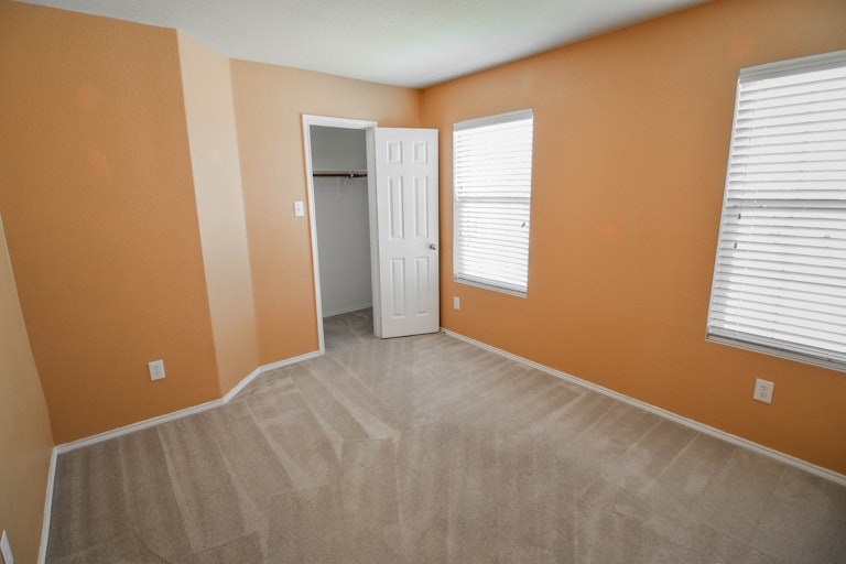 Photo 32 of 37 - 1701 Grassy View Dr, Fort Worth, TX 76131