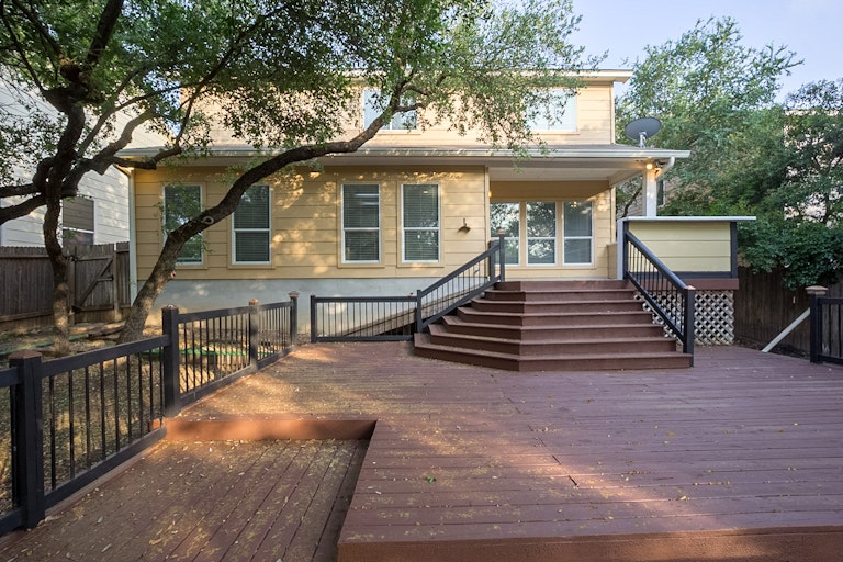 Photo 5 of 22 - 427 Willow Grove Dr, San Antonio, TX 78245