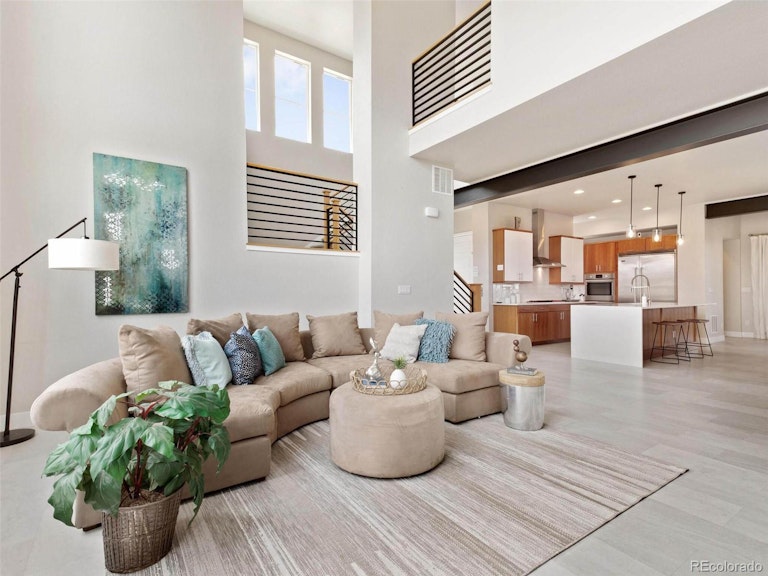 Photo 12 of 40 - 10165 Bellwether Ln, Lone Tree, CO 80124