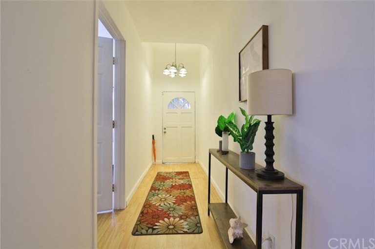 Photo 6 of 31 - 601 W 108th St, Los Angeles, CA 90044