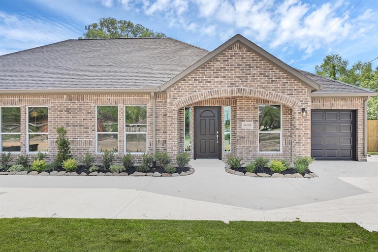 Photo 19 of 20 - 5025 Mallow St, Houston, TX 77033