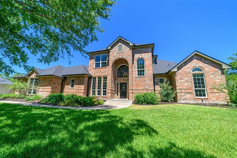 Photo 1 of 40 - 575 Chandler Dr, Aledo, TX 76008