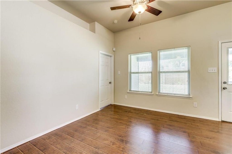 Photo 17 of 33 - 10045 Pronghorn Ln, Fort Worth, TX 76108
