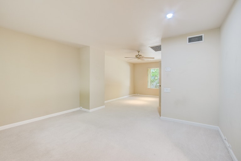Photo 5 of 35 - 106 Hartnell Pl, Sacramento, CA 95825