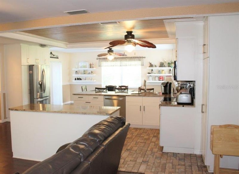 Photo 3 of 20 - 10315 Adler St, Spring Hill, FL 34608