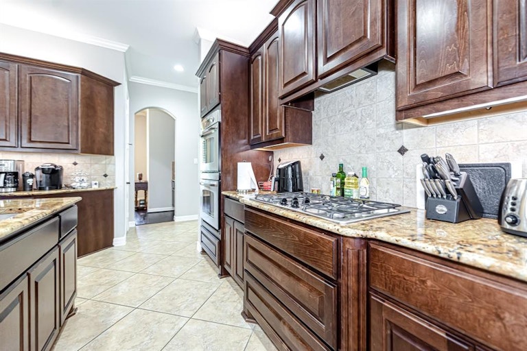 Photo 11 of 39 - 17607 Wagner Point Ct, Tomball, TX 77377