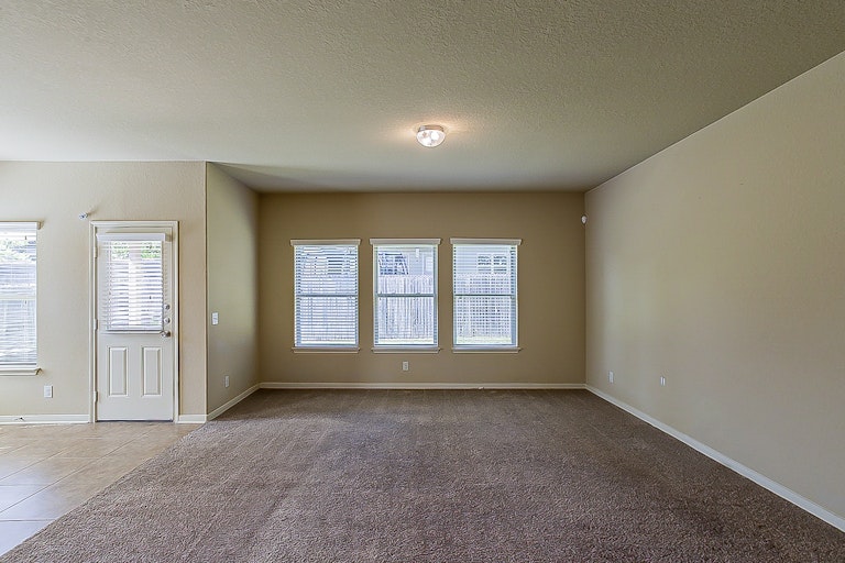 Photo 5 of 22 - 10415 Branch Post, San Antonio, TX 78245