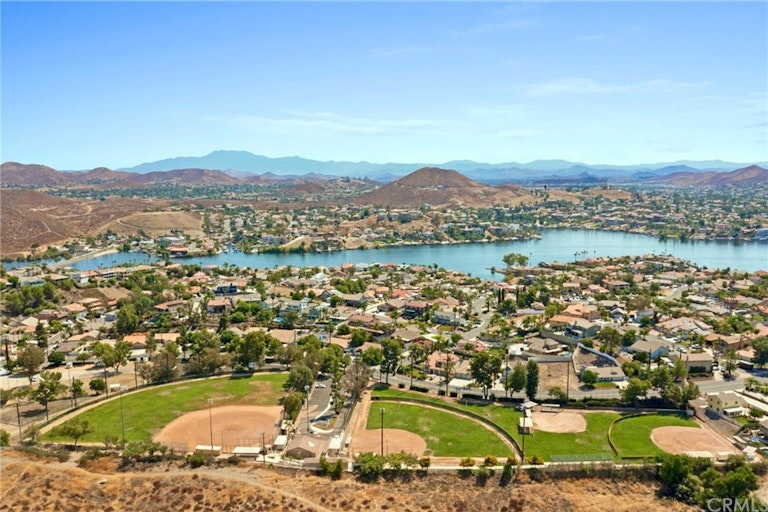 Photo 36 of 41 - 23725 Schooner Dr, Canyon Lake, CA 92587