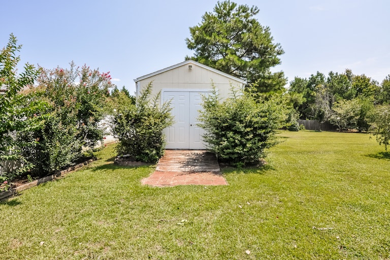 Photo 24 of 25 - 207 Natalie Dr, Raleigh, NC 27603