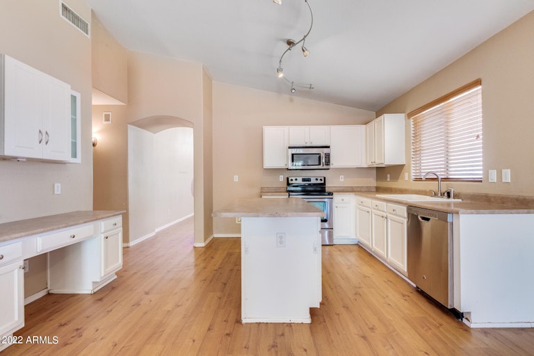 Photo 8 of 29 - 8227 W Apache St, Phoenix, AZ 85043