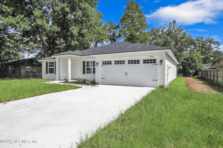 Photo 24 of 24 - 5925 111th St, Jacksonville, FL 32244