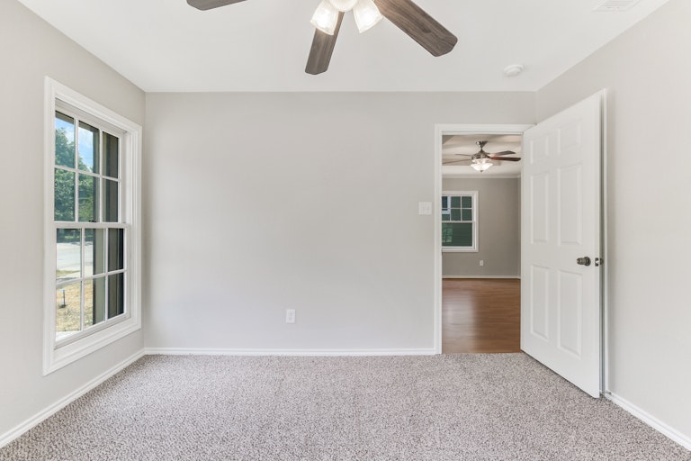 Photo 15 of 25 - 1500 6th Ave, Fort Worth, TX 76104