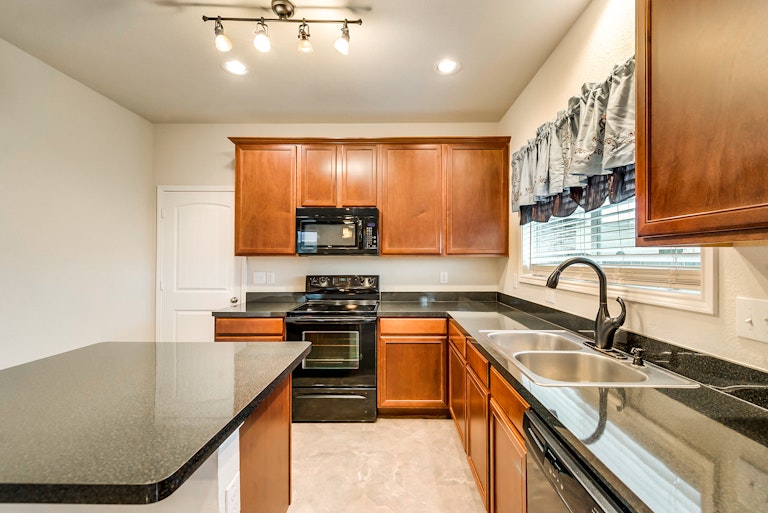 Photo 14 of 27 - 8520 Cumberland Gap Dr, Fort Worth, TX 76244