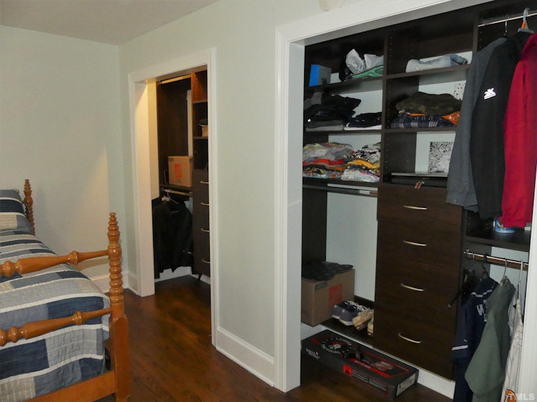 Photo 27 of 45 - 6901 Woodmere Dr, Raleigh, NC 27612