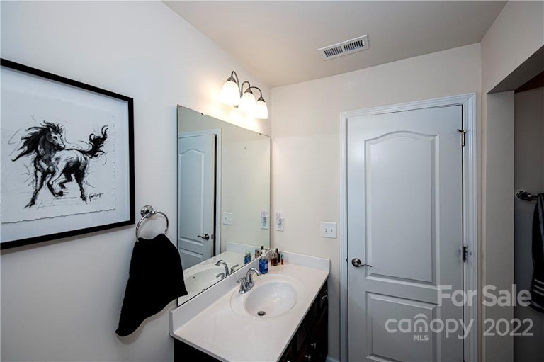 Photo 26 of 38 - 12432 Belmont Mansion Dr, Charlotte, NC 28273