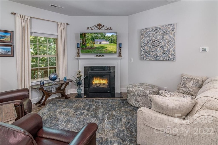 Photo 7 of 48 - 156 Wylie Trl, Statesville, NC 28677