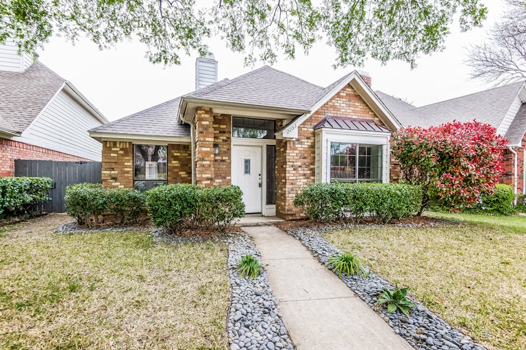 Photo 25 of 25 - 2253 Meadowstone Dr, Carrollton, TX 75006