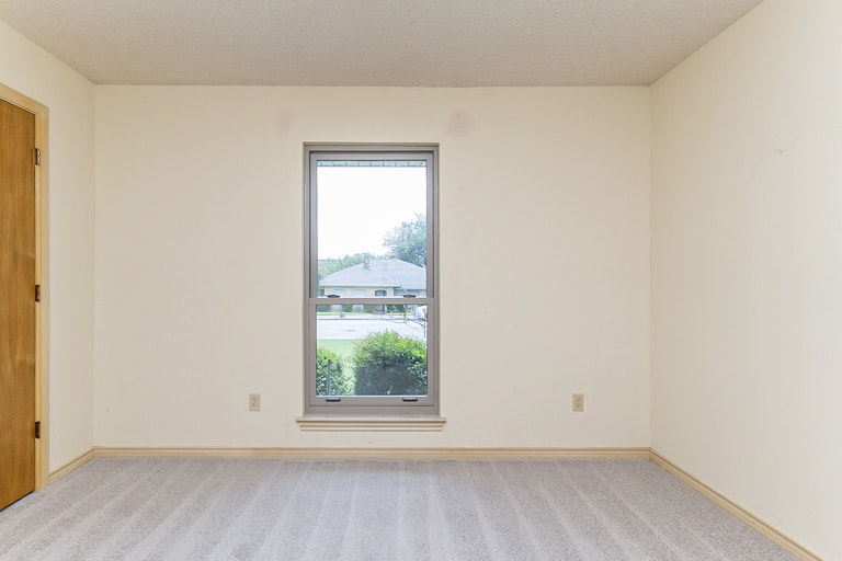 Photo 21 of 24 - 707 Corinthian Pl, Duncanville, TX 75137