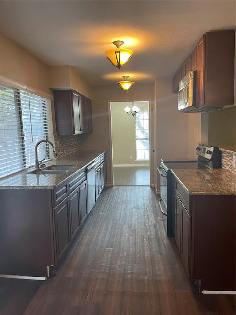 Photo 12 of 26 - 5665 Tyler St, The Colony, TX 75056
