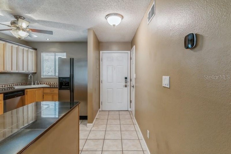 Photo 9 of 29 - 6033 34th St W #80, Bradenton, FL 34210