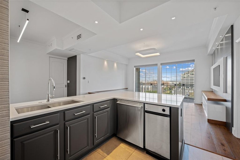 Photo 14 of 38 - 3225 Turtle Creek Blvd #1226, Dallas, TX 75219