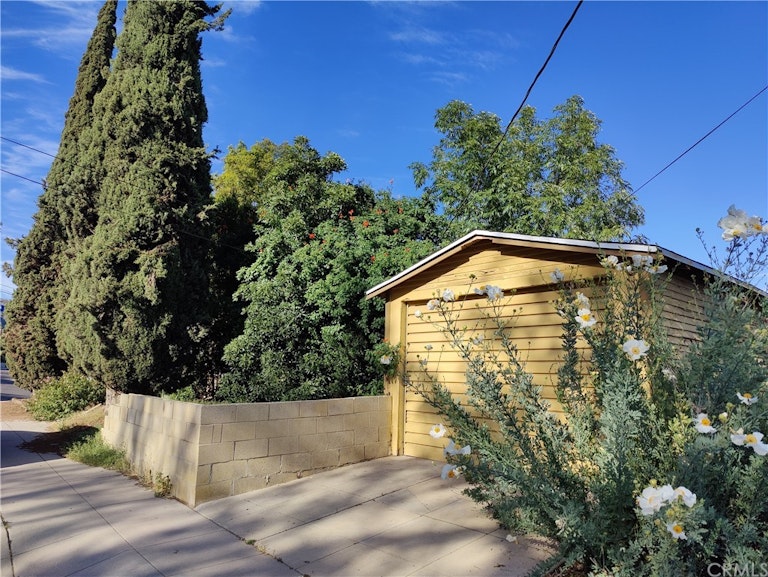 Photo 8 of 16 - 2384 Norwalk Ave, Los Angeles, CA 90041