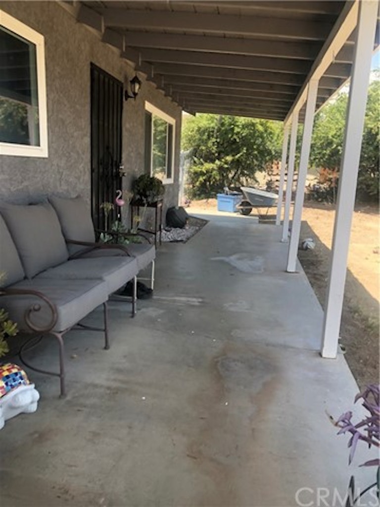 Photo 4 of 22 - 825 N Cherry St, Banning, CA 92220