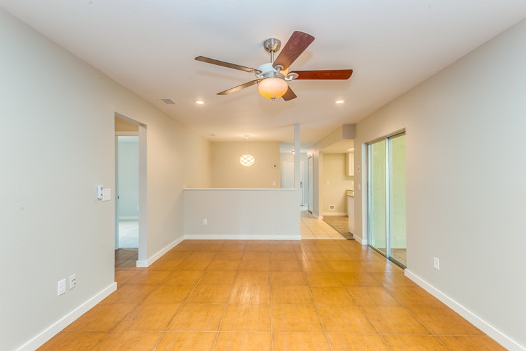 Photo 3 of 28 - 3660 Oak Vista Ln, Winter Park, FL 32792