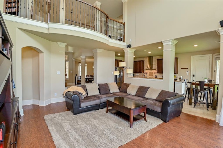 Photo 8 of 44 - 5306 Clear Landing Ct, Rosharon, TX 77583