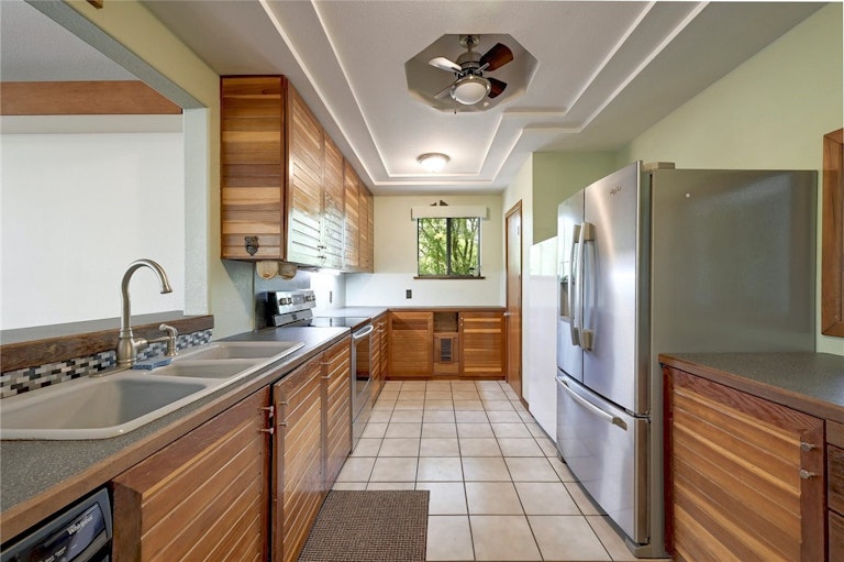Photo 6 of 37 - 126 Deer Run Dr, Cedar Creek, TX 78612