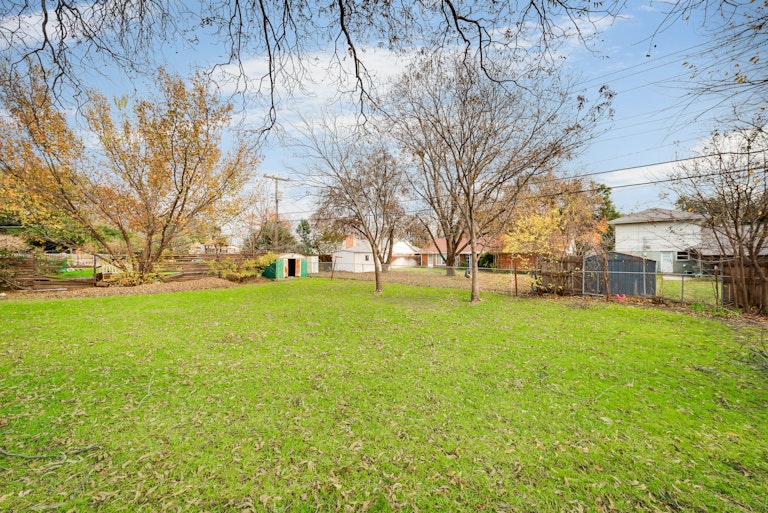 Photo 24 of 24 - 5729 Wedgmont Cir N, Fort Worth, TX 76133