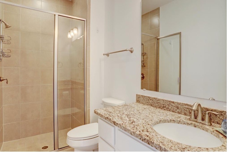 Photo 13 of 22 - 111 Tadpole Ct, Tomball, TX 77375